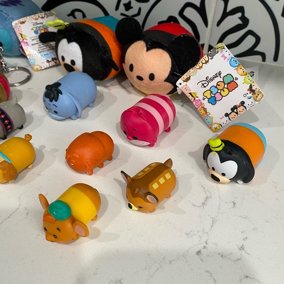 Disney Tsum Tsum Lot of 15 Plush Vinyls Keychain Adorable - Picture 5 of 5